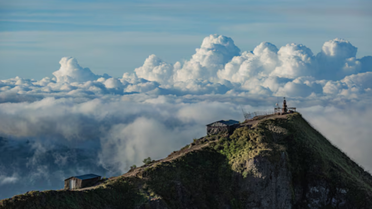 Wan Shu Shun Mountain of Numberless Years: A Timeless Journey into Mystical Serenity